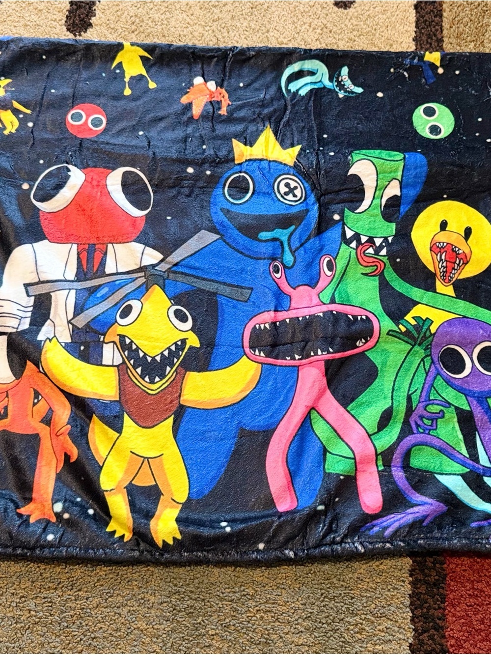 Colorful Monster Graphic Plush Blanket - Multi
